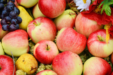 Red apples