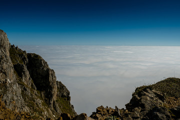 Nebelmeer über den österreichischen Bergen