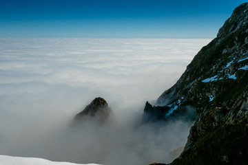 Nebelmeer in den österreichischen Bergen