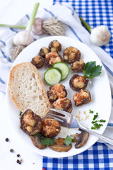 Gefüllte Champignons