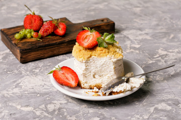 mini round strawberry cheesecake close up