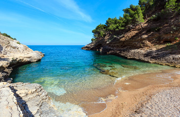 Fototapeta na wymiar Summer Baia della Pergola beach, Puglia, Italy