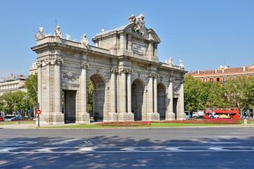 Obraz premium Puerta de Alcalá, Madrid, Spain