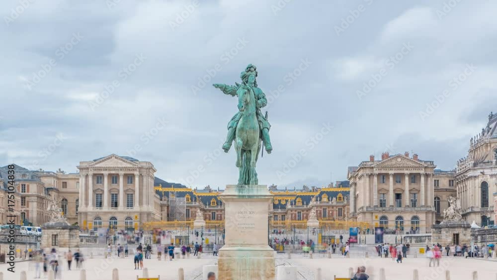 Wall mural parade ground of the castle of versailles with the equestrian statue of louis xiv timelapse.