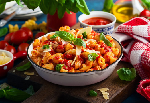 Pasta with spicy tomato sauce.