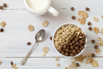 cereal and milk © izzetugutmen