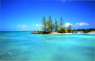 motu ilot sur le lagon turquoise de tikehau polynésie française