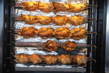 Marché de Fréjus (Var- Sud de la France) : Poulets à la broche