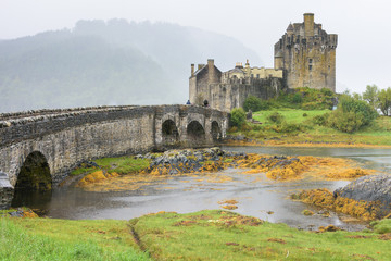 Fototapeta na wymiar Eliean Donan Castle and Loch Duich in the Scotland Highlands
