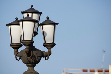 Fototapeta na wymiar Lampione sul lungomare di Bari