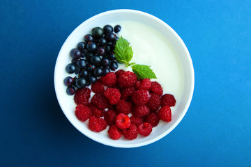 Yogurt with berries