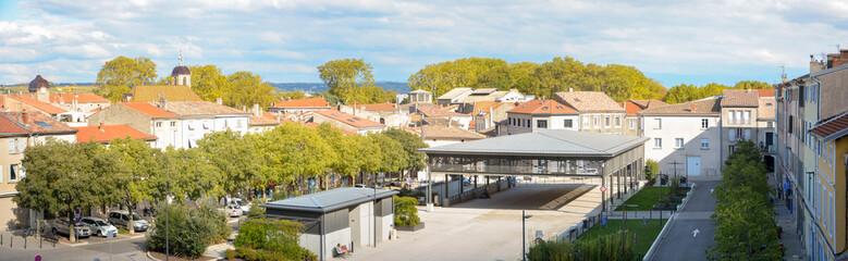 Obraz premium Place des graviers à Tournon sur Rhône en Ardèche