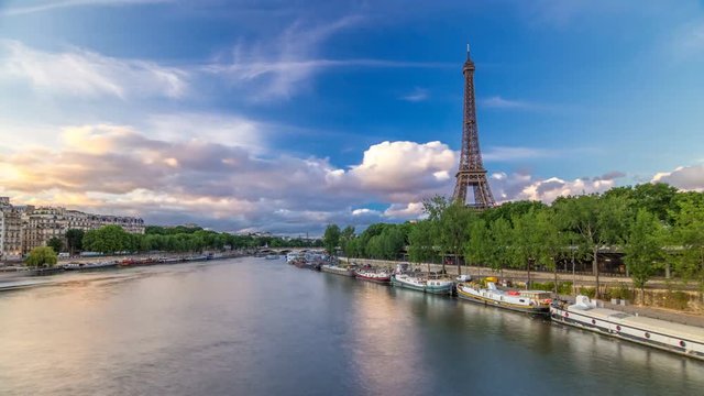 Eiffel Tower with boats in evening timelapse hyperlapse Paris, France