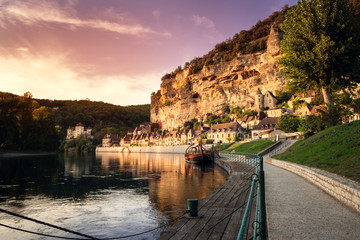La Roque-Gageac au bord de la Dordogne