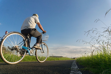 自転車 年寄り