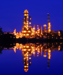 Fototapeta premium Reflection of petrochemical industry 4