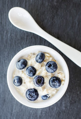 oatmeal porridge with berries