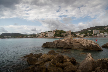Fototapeta na wymiar Hotels an der Küste von Mallorca im Herbst