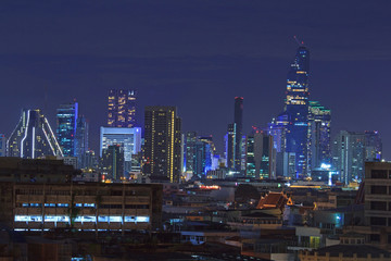 Fototapeta na wymiar high building of Bangkok city in night time