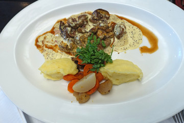 filet de poissons et champignons