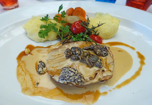 filet de b&oelig;uf et morilles