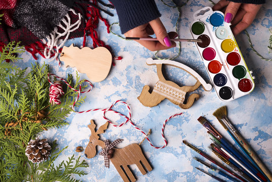 Making toys for Christmas decorations