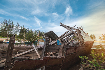 Fototapeta na wymiar Traditional Broken Boat 