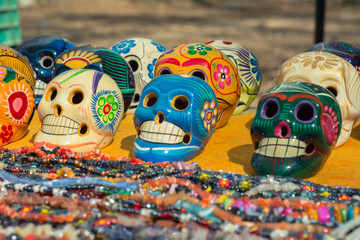 Mascaras para celebrar el día de los muertos.