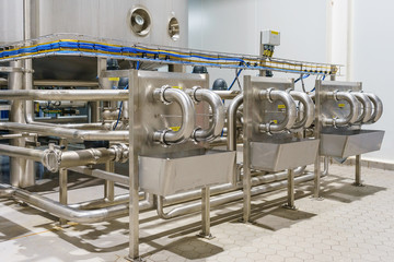 pharmaceutical factory equipment mixing tank on production line in pharmacy industry manufacture factory