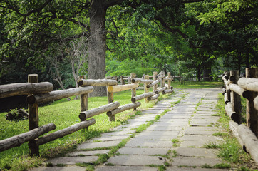 Obraz premium old wooden decorative fence