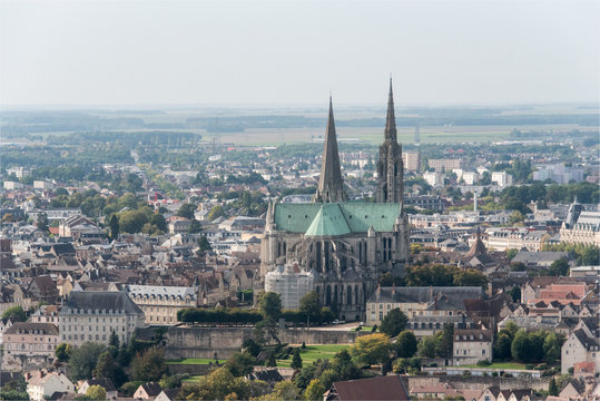 Vue aérienne de la cathédrale de Chartres en France