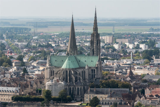 Vue aérienne de la cathédrale de Chartres en France