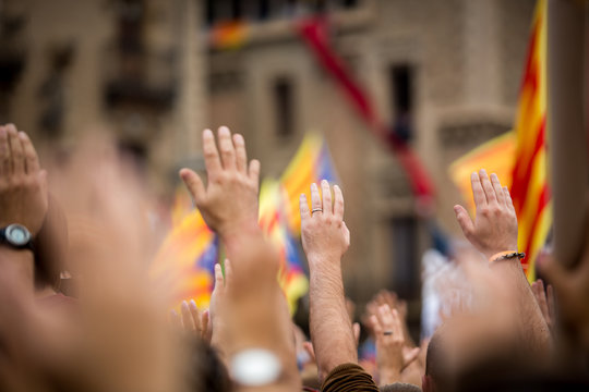 Manifestaci&oacute;n de protesta contra la carga policia espa&ntilde;ola