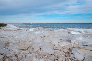 Eisschollen an der Ostsee