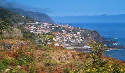 Fototapeta na wymiar Seixal seaside village, northern coast of Madeira