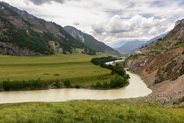 Fototapeta na wymiar the valley of the Chuya River