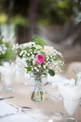 Mariage fleurs détails table