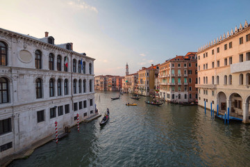 Fototapeta na wymiar Venice / Sunset view of the river canal and traditional venetian architecture