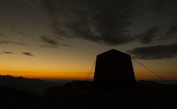 Bivacco all'Alba - Italia