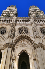 Fototapeta na wymiar Cathédrale Sainte-Croix (Heiligkreuzkathedrale) von 1278, Place du Martroi, Orléans, Departement Loiret, Frankreich
