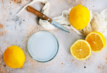 Obraz na płótnie Canvas lemon juice