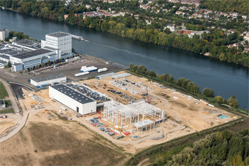 Vue aérienne du site de construction de l'usine où sera assemblée Ariane 6 chez Airbus aux Mureaux