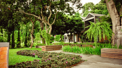 The garden is decorated in tropical jungle style for relaxation.