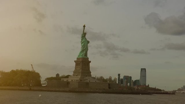 NEW YORK:Statue of Liberty and Manhattan