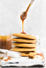 Biscuits with salted caramel