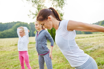 Gruppe Frauen macht Fitness Training