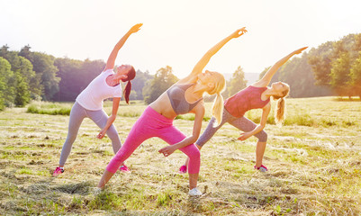 Gruppe Frauen beim Fitness Workout