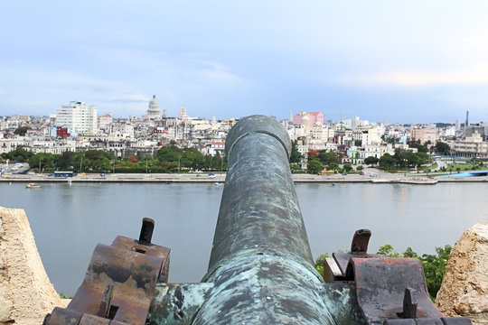 The old fortress. Vintage canon