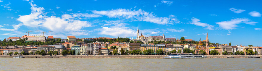Fototapeta na wymiar Budapest and river Danube
