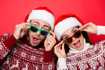 Omg! Increadible unbelievable crazy december discount on trips! Travel time! Holly jolly x mas! Closeup of excited astonished tourists with wide open eyes, mouthes, adjusting eye wear, noel costumes